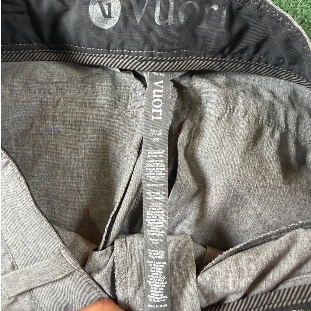 Vuori Aim Shorts Mens 28 Grey Excellent Stretch Performance Activewear